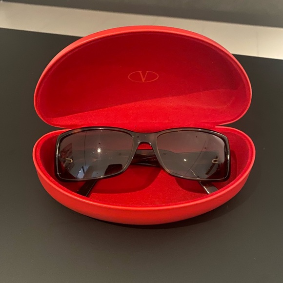 Valentino sunglasses 🕶️ - Picture 1 of 3